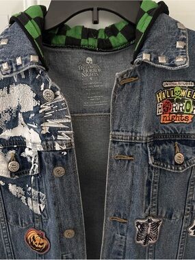 Universal Studios,Halloween  Horror Nights Denim Jacket Hooded W/Graphics RARE!